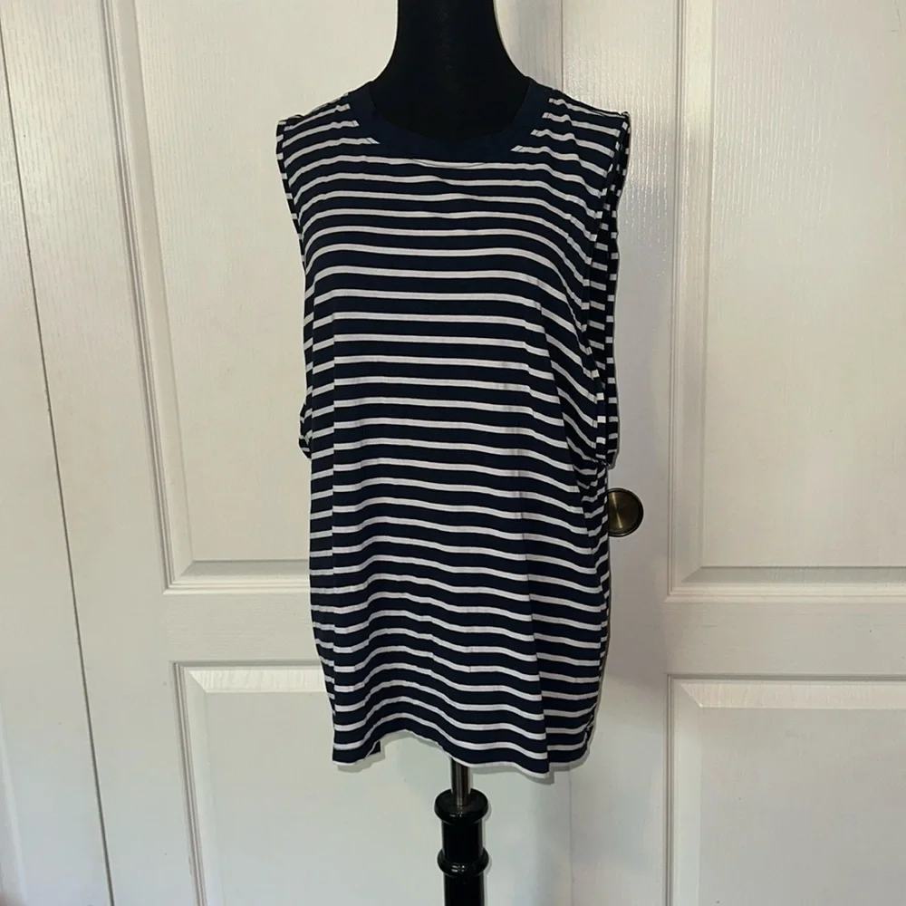 LULULEMON NAVY BLUE STRIPE STRETCH MUSCLE TANK